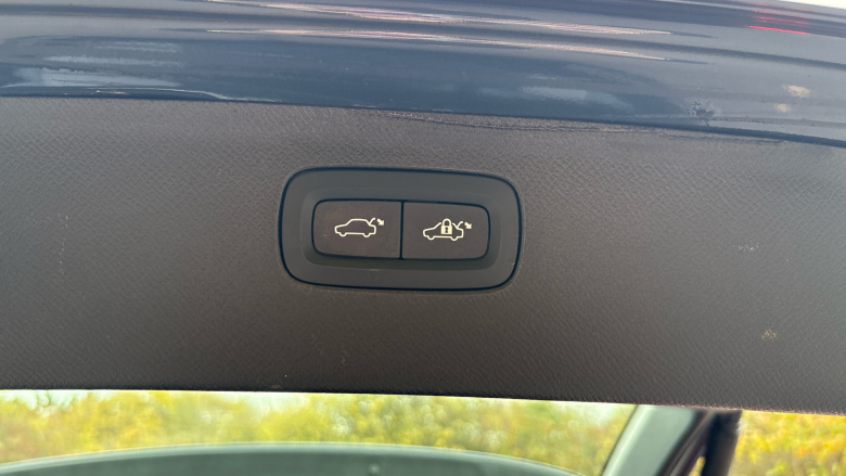 Volvo XC90 2.0 B5D [235] Plus Dark 5dr AWD Geartronic Diesel Estate